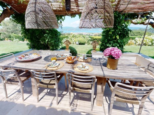Gold_Belle-Isn-Terrasse-petit-dejeuner